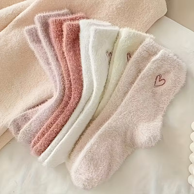 8pcs Women'S Heart Embroidered Plush Socks