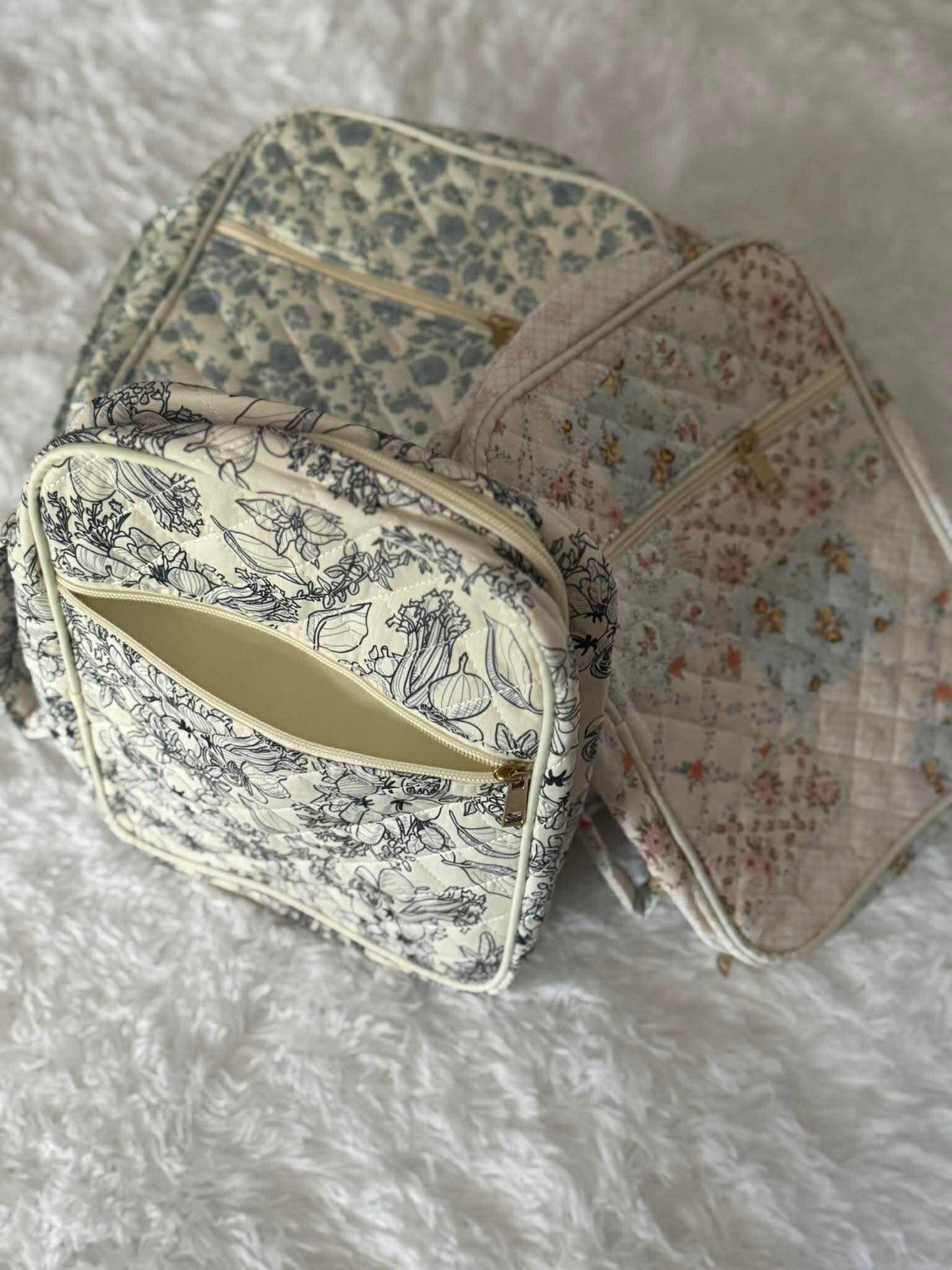 QUILTED BIBLE COVER SETS