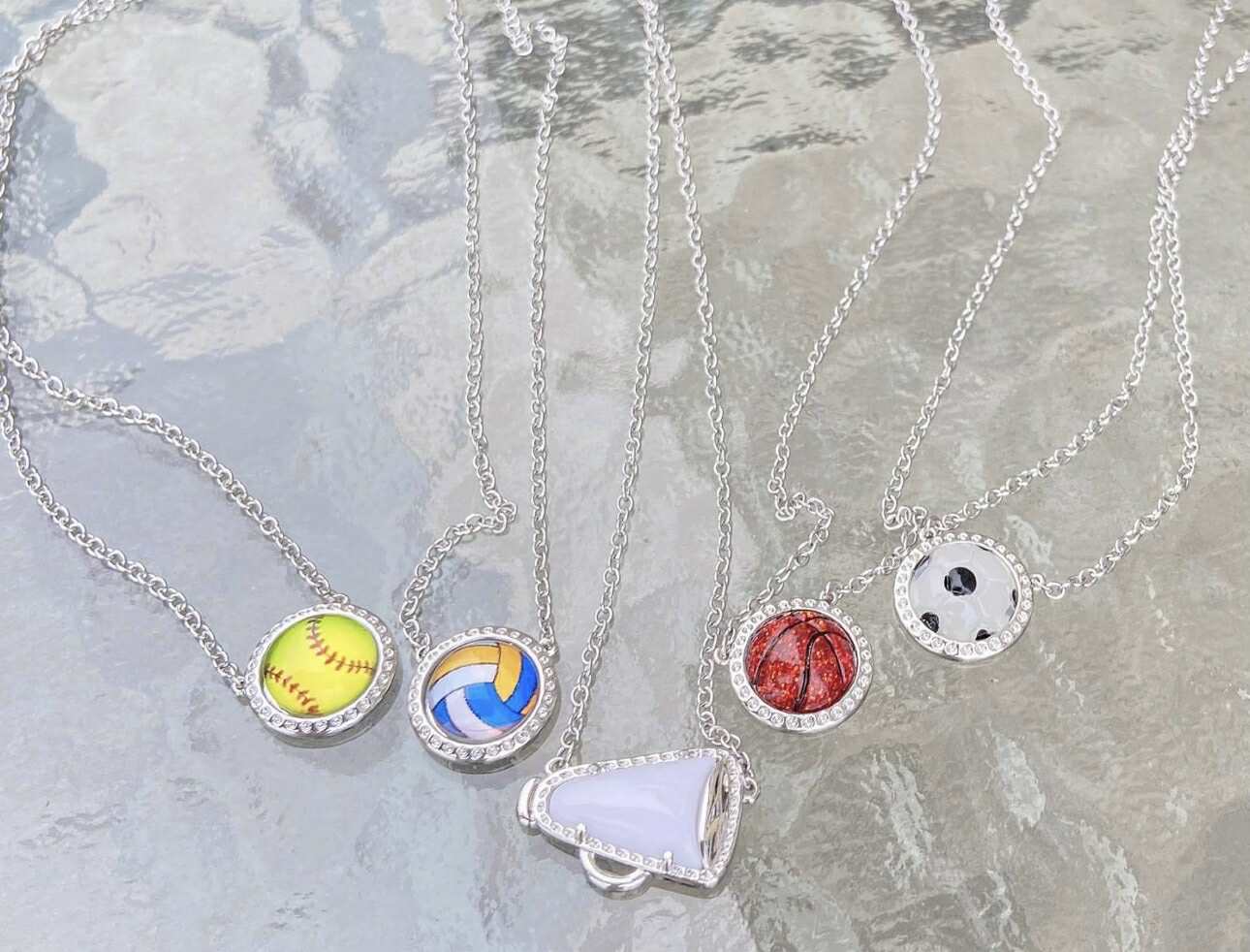 CHIC SPORTS NECKLACES