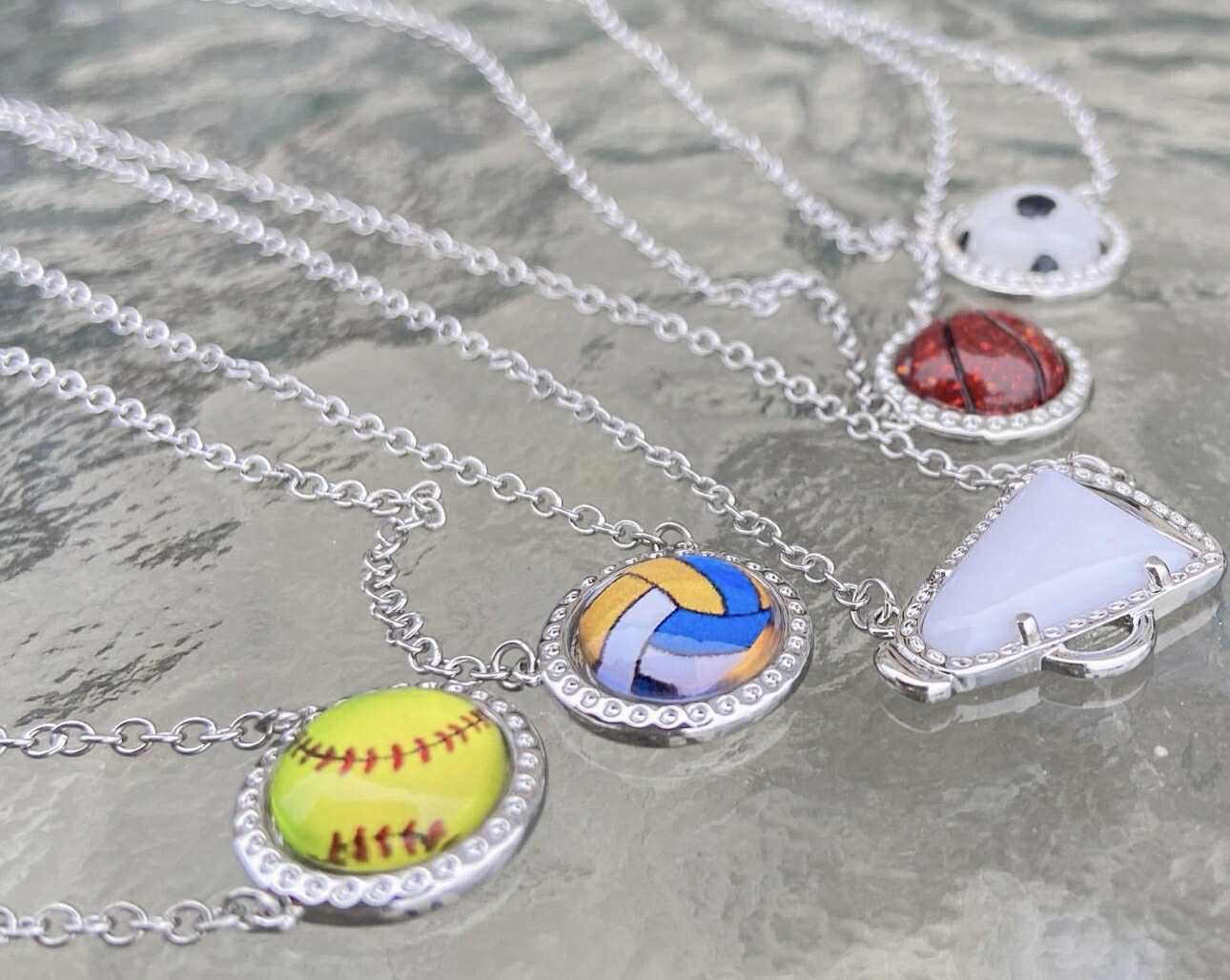 CHIC SPORTS NECKLACES